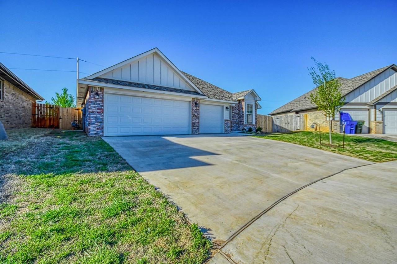 3100 Pebble Pond Dr - Photo 3 of 50