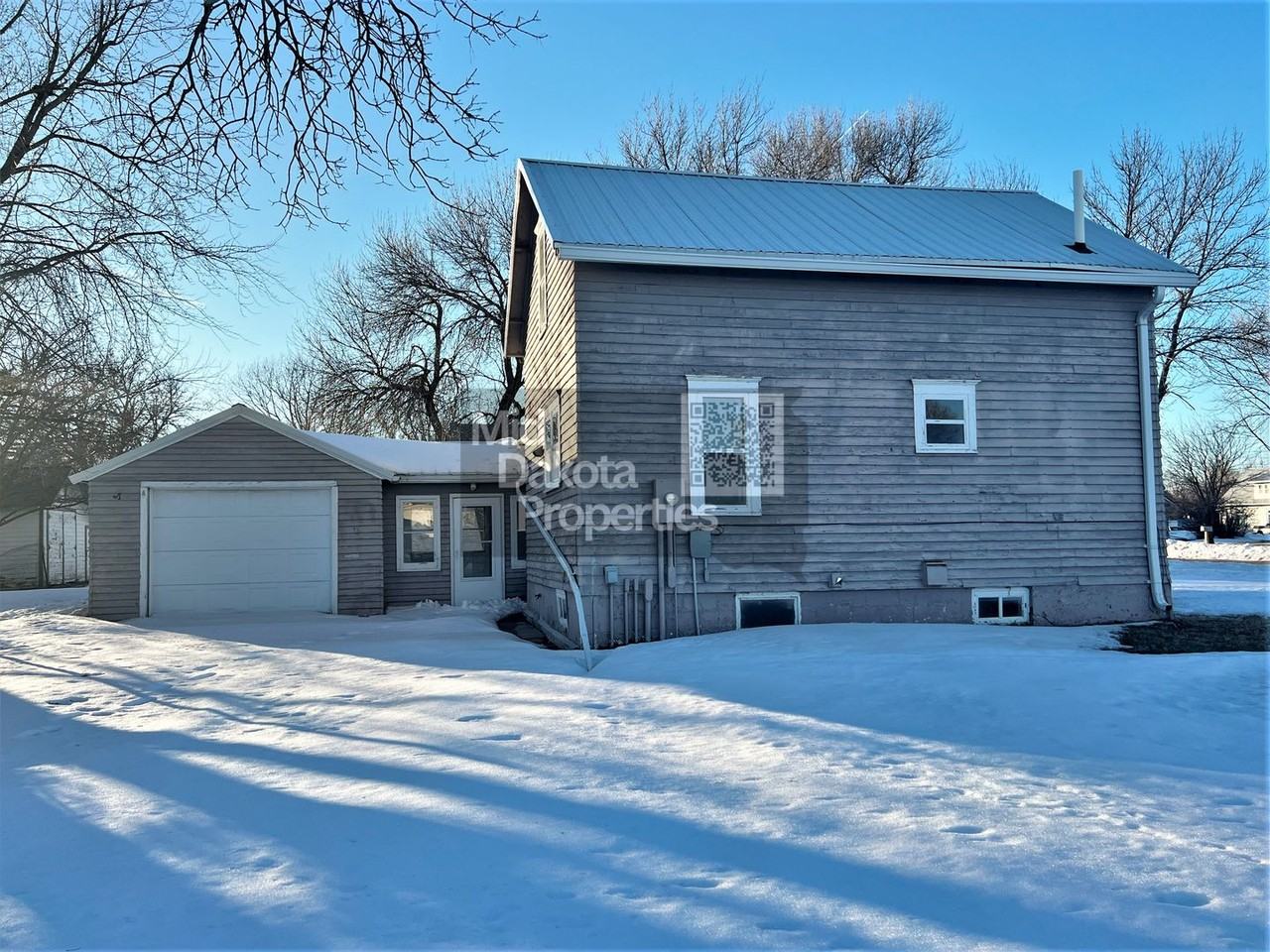 510 E Maple St - Photo 2 of 18