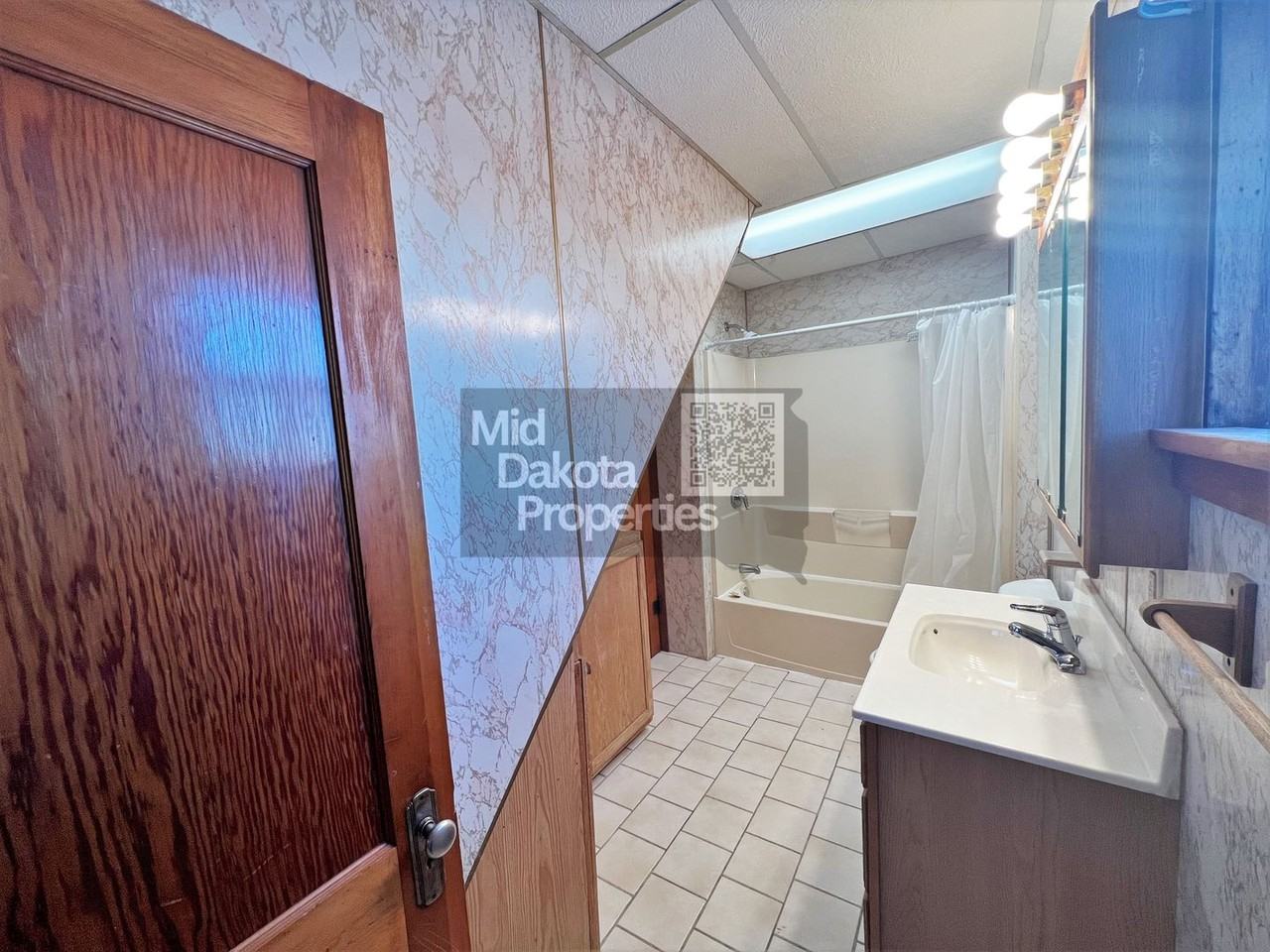 510 E Maple St - Photo 6 of 18