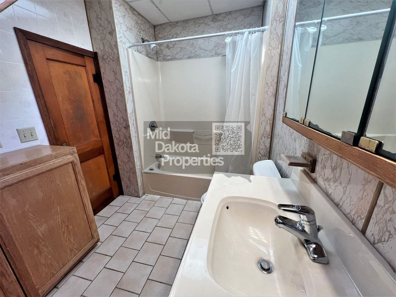 510 E Maple St - Photo 7 of 18