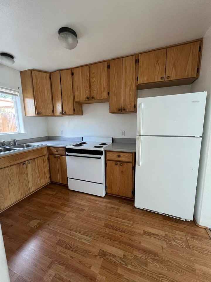 1841 Last St - Photo 2 of 4