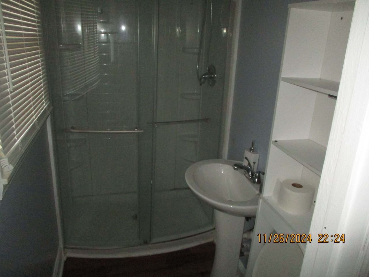 312 Miles St - Photo 2 of 4