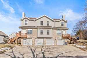 featured image of 2109 2109 - 2111 Primrose Drive