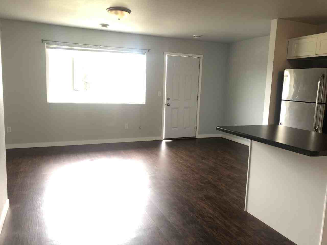 2129 Bunker Ln - Photo 2 of 15