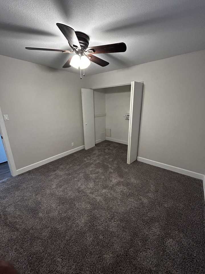 8020 E Oak St #8020 - Photo 4 of 10