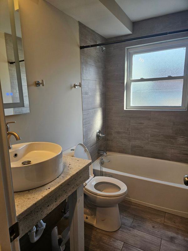 1231 Laidlaw Ave - Photo 3 of 8