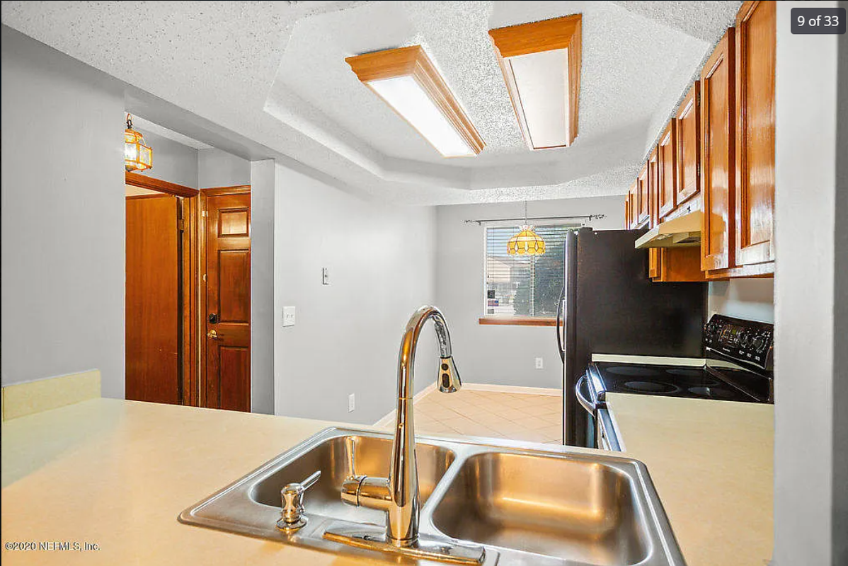 11211 Windtree Dr E - Photo 7 of 29