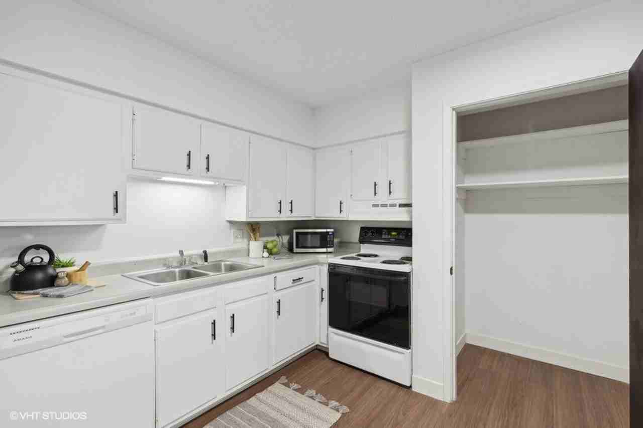6315 Hickman Road ##12 - Photo 5 of 21