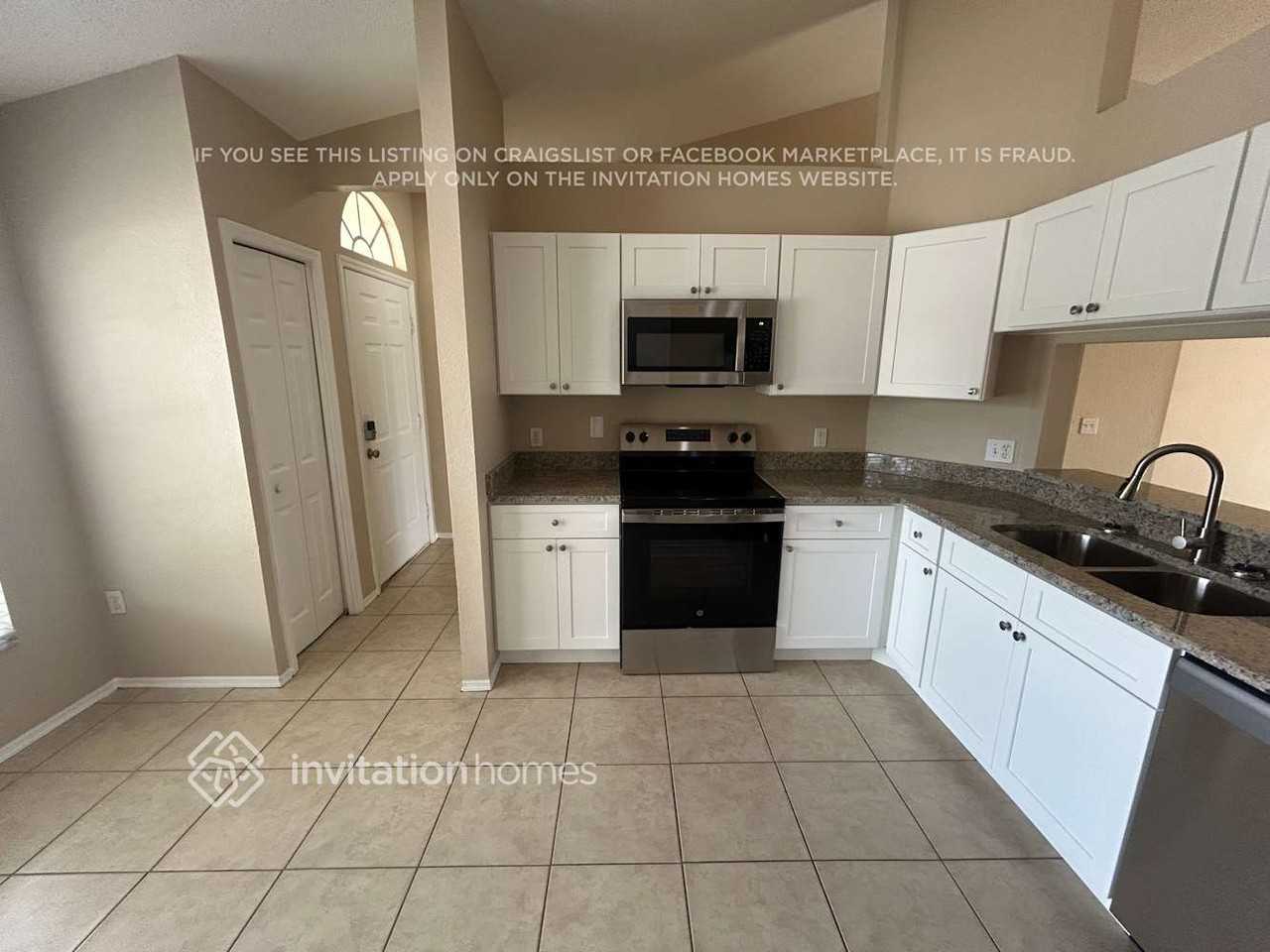 5261 English Dr - Photo 4 of 14
