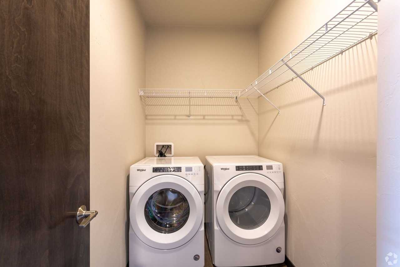 ELEMENT Apartments I - 746 - Photo 4 of 5