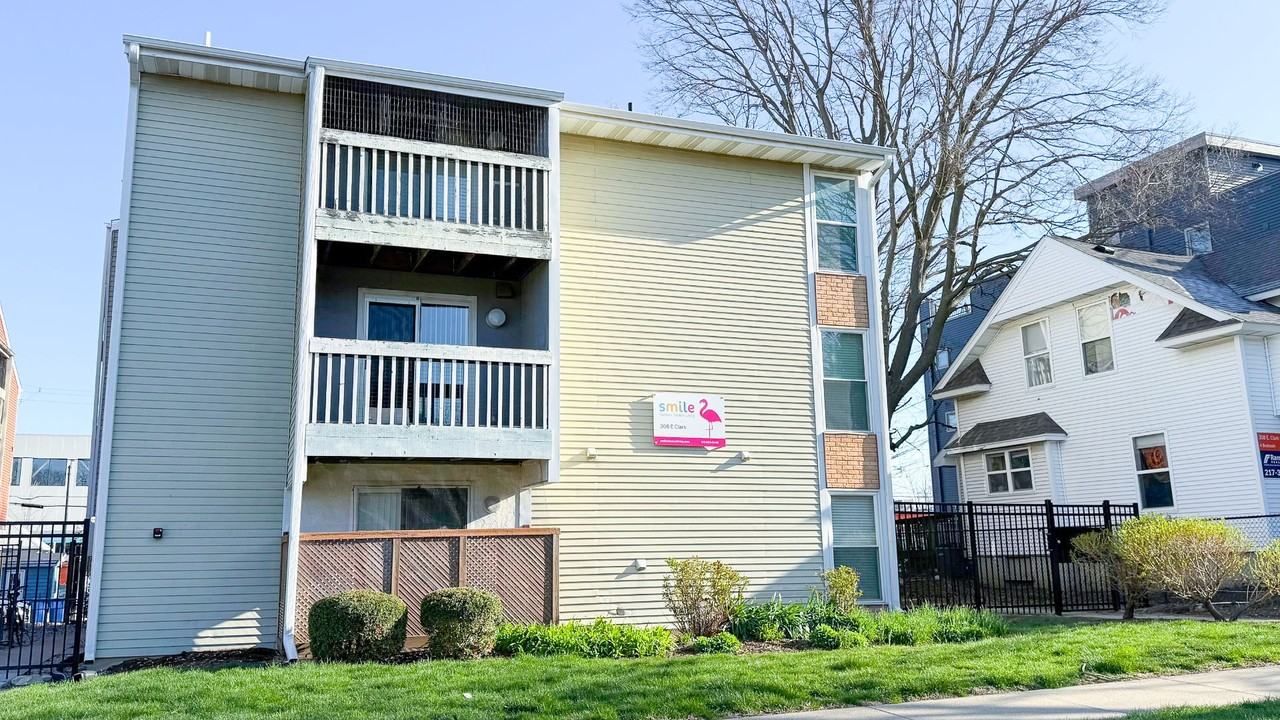 306 E Clark - Photo 2 of 50