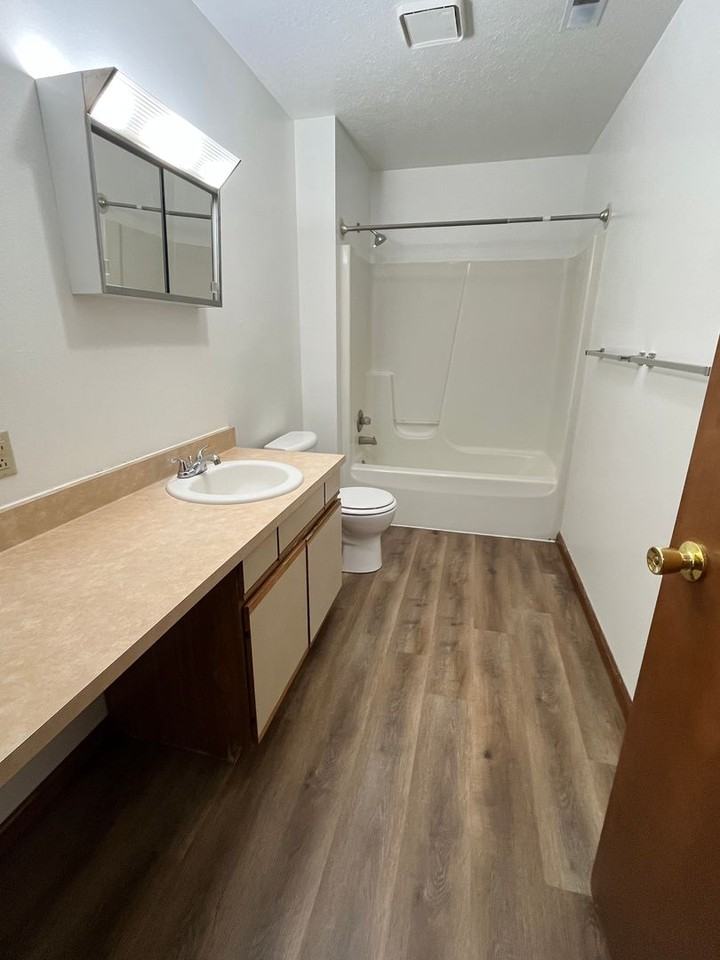 213 Tanglewood Dr #C - Photo 4 of 9