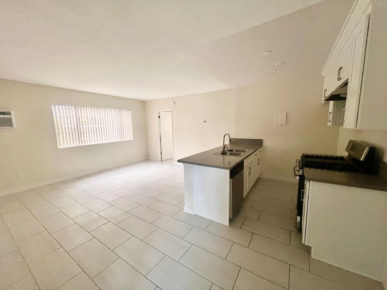 Casa Espana - Photo 3 of 6