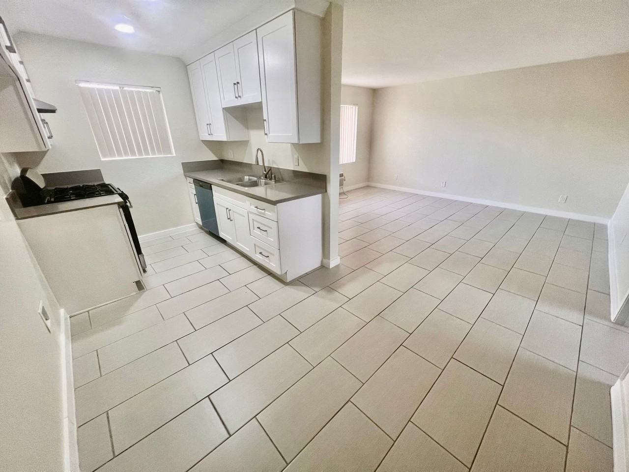 Columbus Apartments - Photo 2 of 9