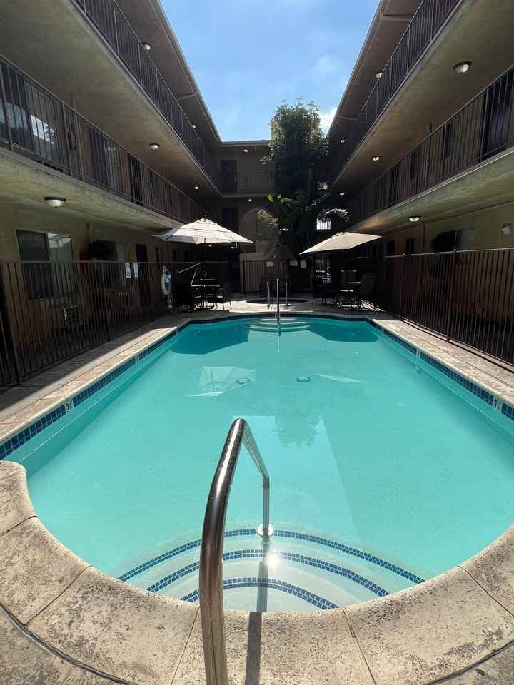 Columbus Apartments - Photo 7 of 9