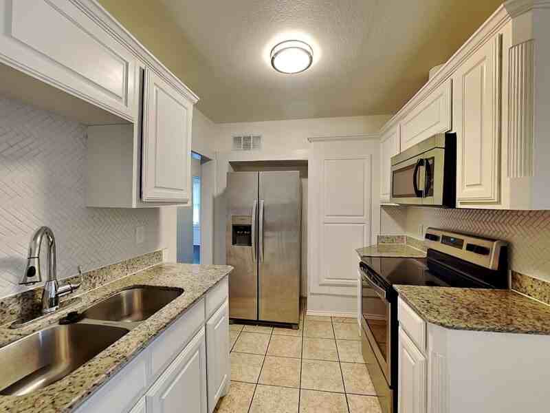 2911 Ryan Avenue - Photo 5 of 17