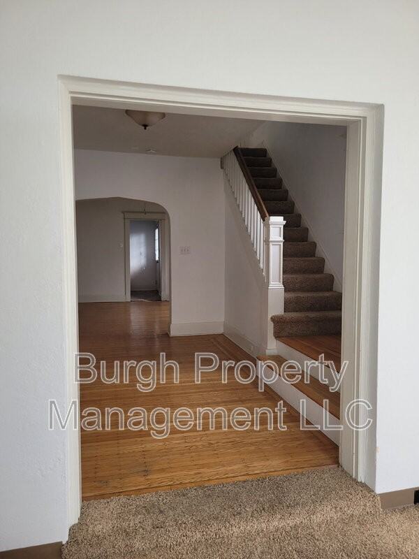 441 Locust St - Photo 2 of 13