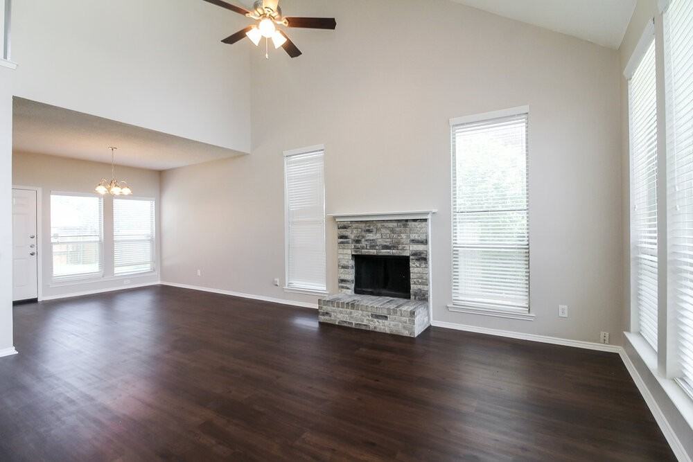 317 Pebblebrook Ln - Photo 2 of 15