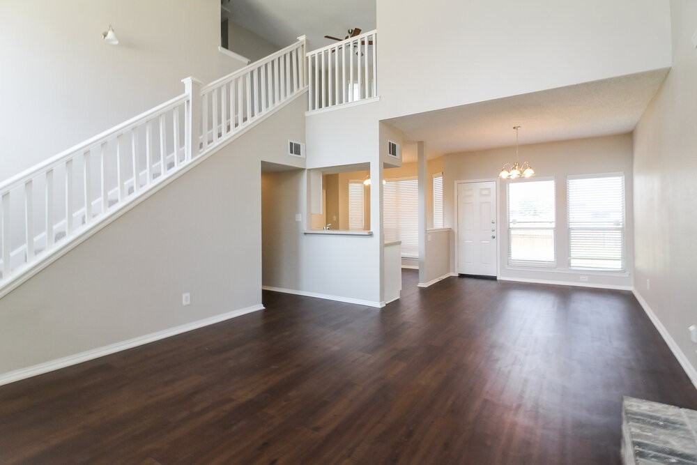 317 Pebblebrook Ln - Photo 4 of 15