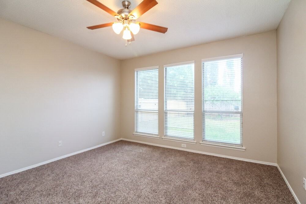 317 Pebblebrook Ln - Photo 6 of 15