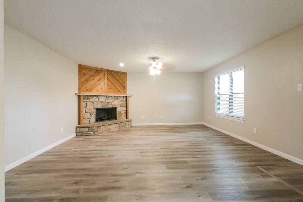 933 Lemontree Dr - Photo 3 of 15