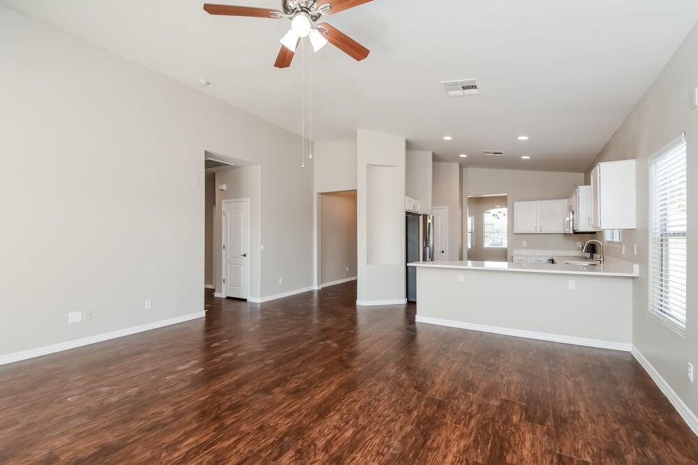 15425 N Poppy St - Photo 4 of 19