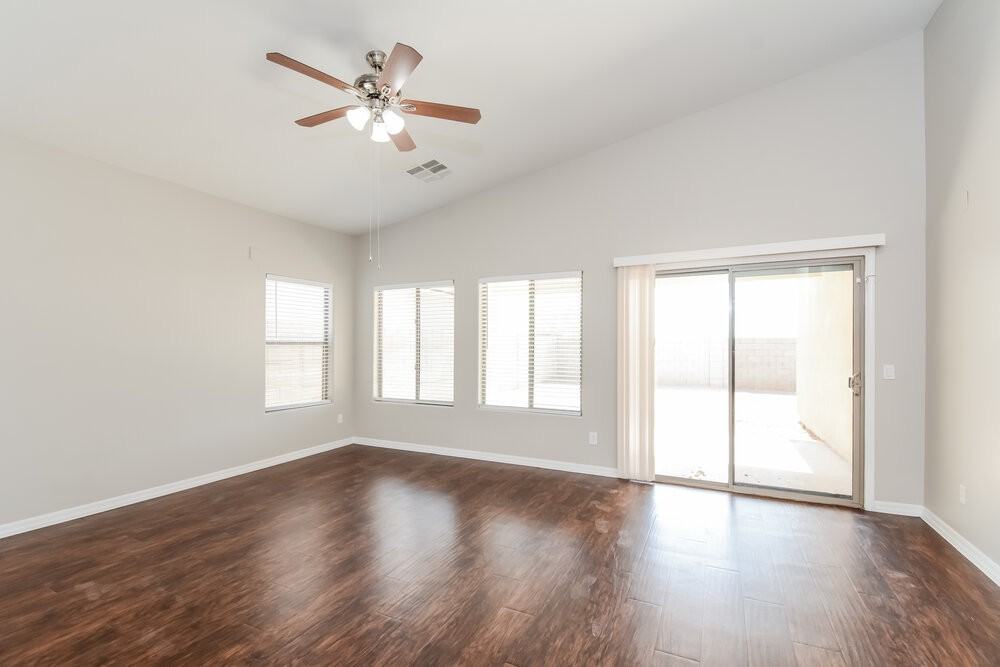 15425 N Poppy St - Photo 6 of 19