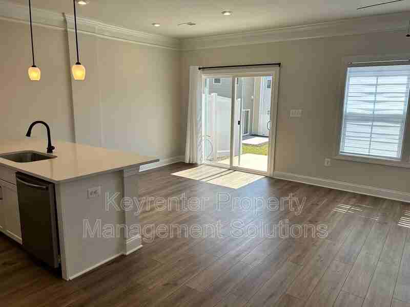 313 Ridgeline Dr - Photo 3 of 40