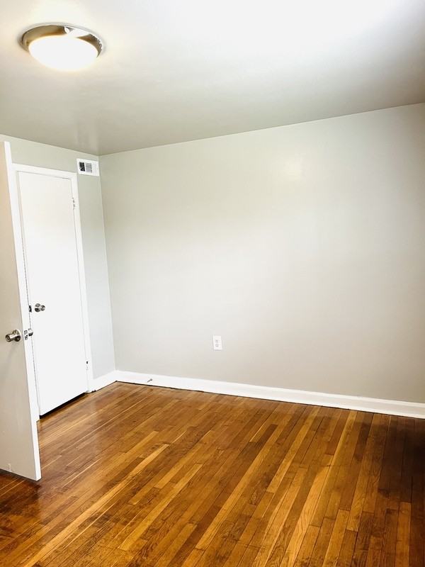 5435 Remuda Dr - Photo 3 of 10