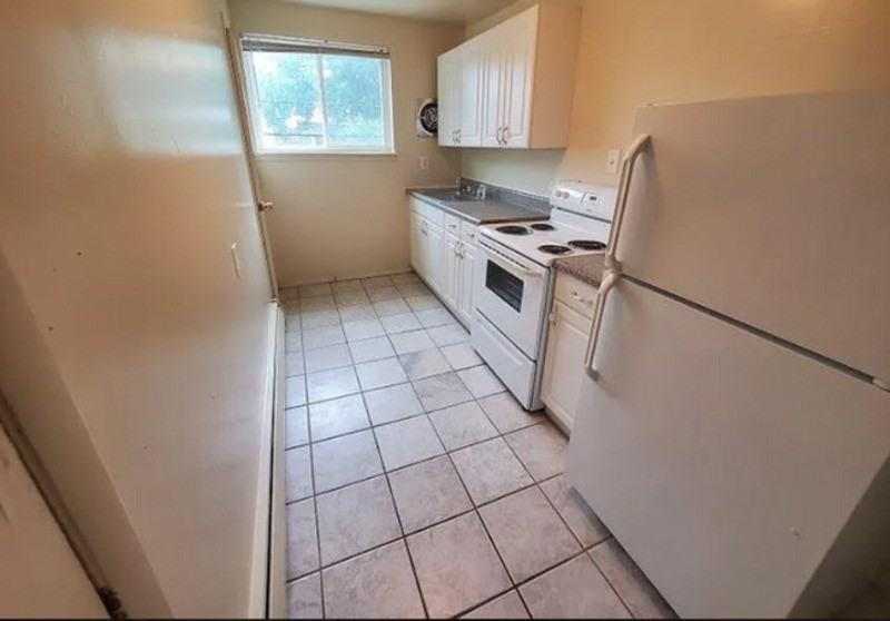 3208 Ellwood Ave - Photo 5 of 6