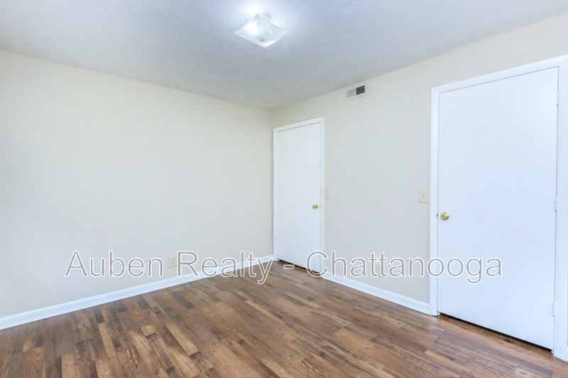 112 S Ridge Dr #FL2 - Photo 2 of 11