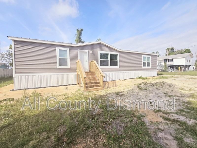 2213 E 16th Plz - Photo 3 of 20