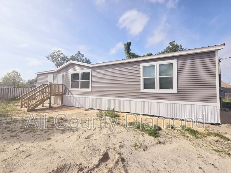 2213 E 16th Plz - Photo 4 of 20