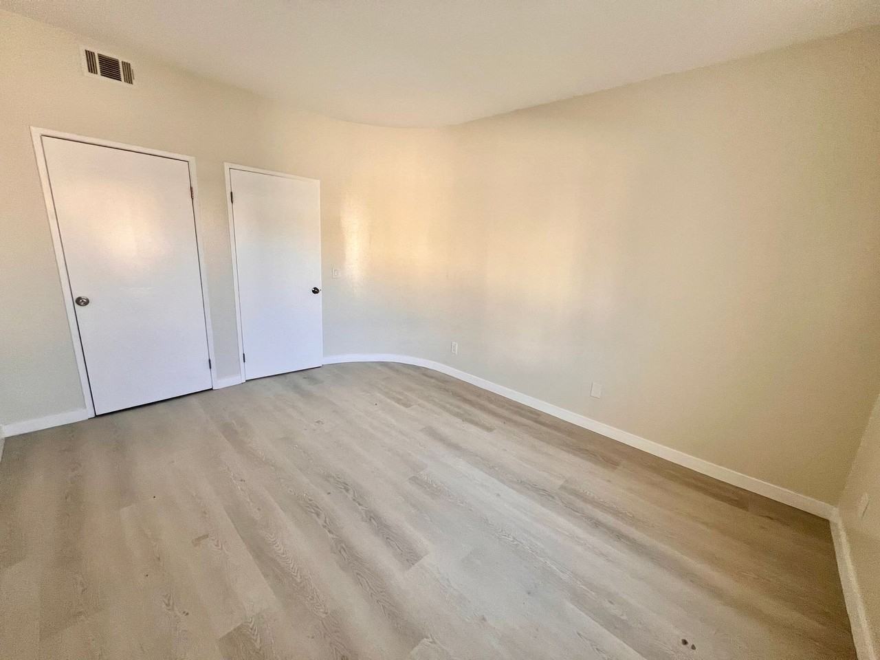 Pinewood Apartments - Photo 5 of 15