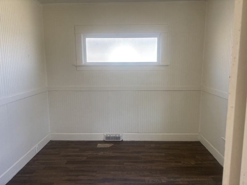 124 10th St Sw - Photo 2 of 4