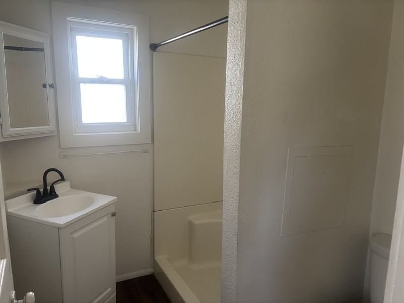 124 10th St Sw - Photo 4 of 4