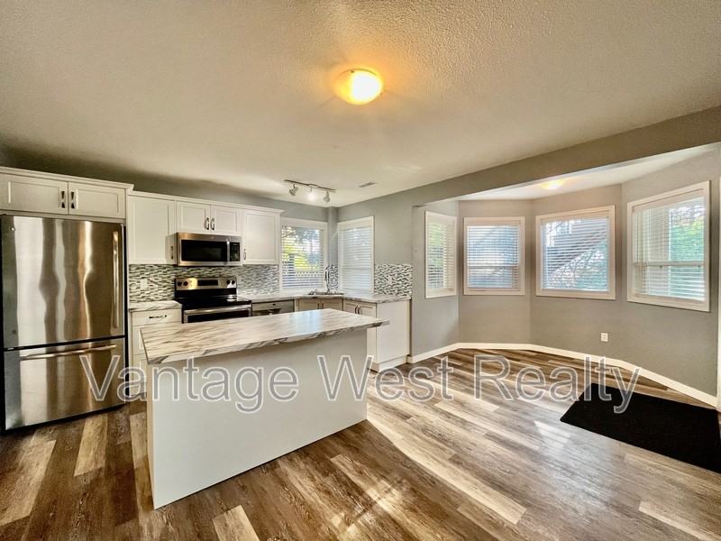 1139 - Photo 4 of 24