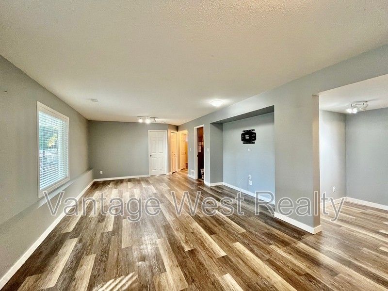 1139 - Photo 5 of 24