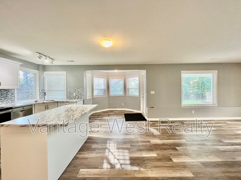 1139 - Photo 6 of 24