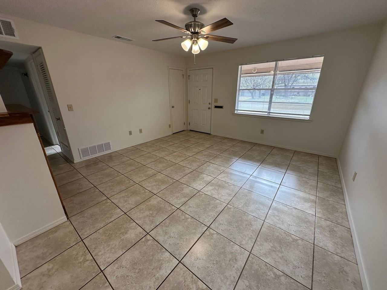 5101 Chisholm Trl - Photo 5 of 18