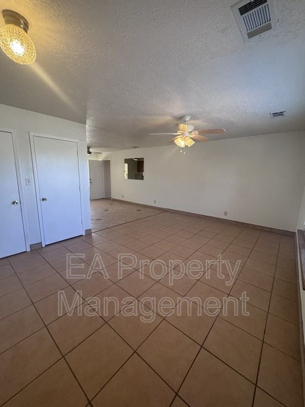 1702 Halo Cir Se - Photo 4 of 28