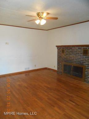 211 N. Maple St. - Photo 3 of 7