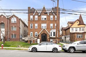 featured image of 128 Chestnut St