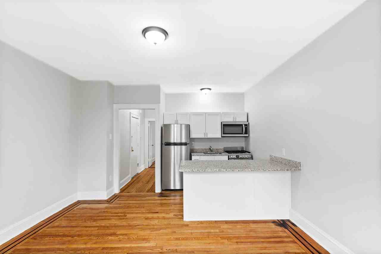 Chestnut Street Apartment - Photo 2 of 16