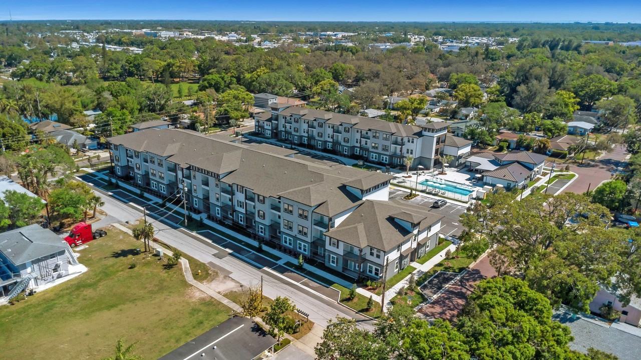 Everest Largo Apartments - Photo 7 of 89