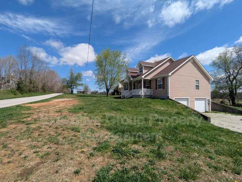 600 Heying Rd - Photo 2 of 22