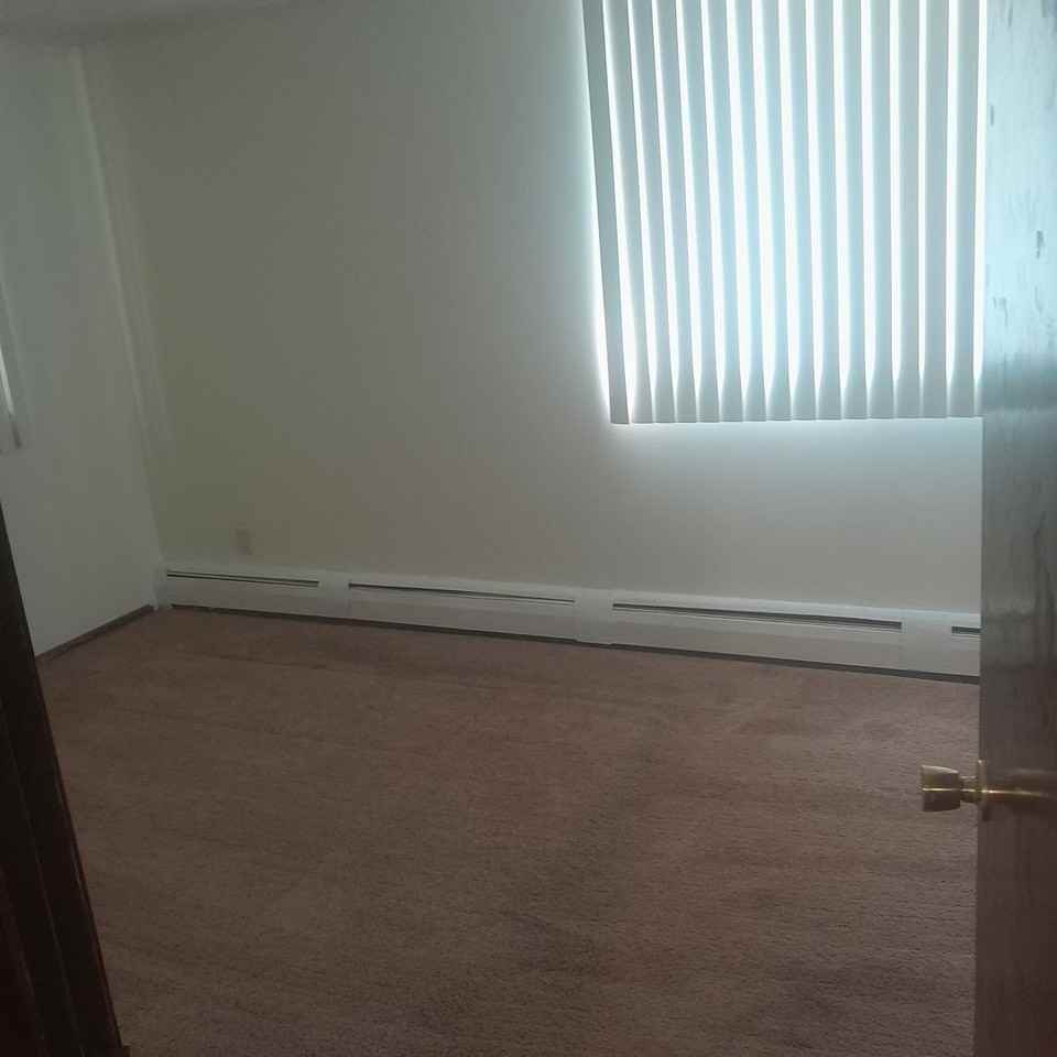 Evergreene Apartments - Photo 4 of 6