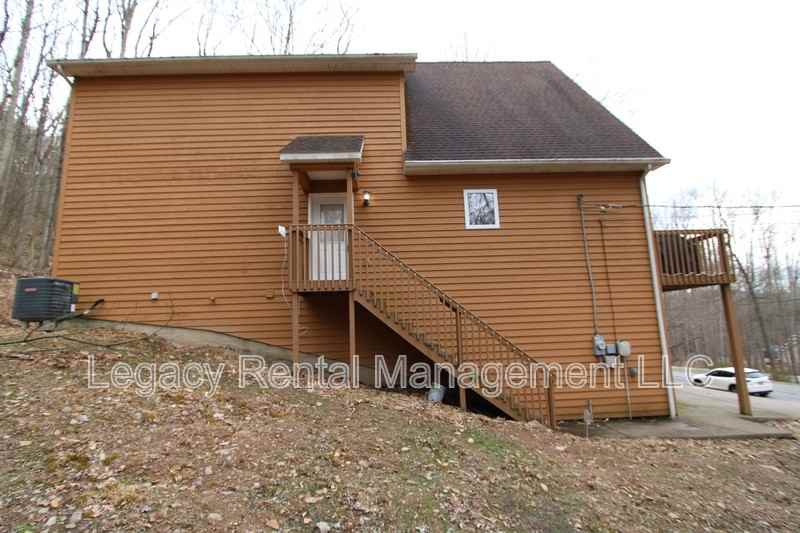 616 Tuscarora Dr W - Photo 3 of 46