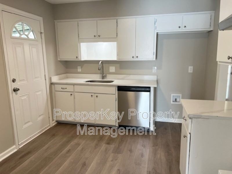 6025 Harvest Dr - Photo 4 of 25