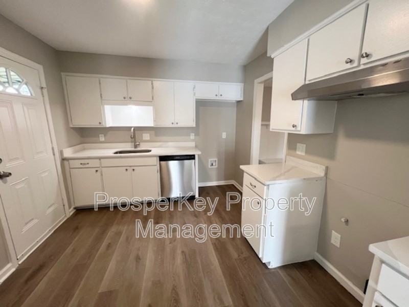 6025 Harvest Dr - Photo 5 of 25